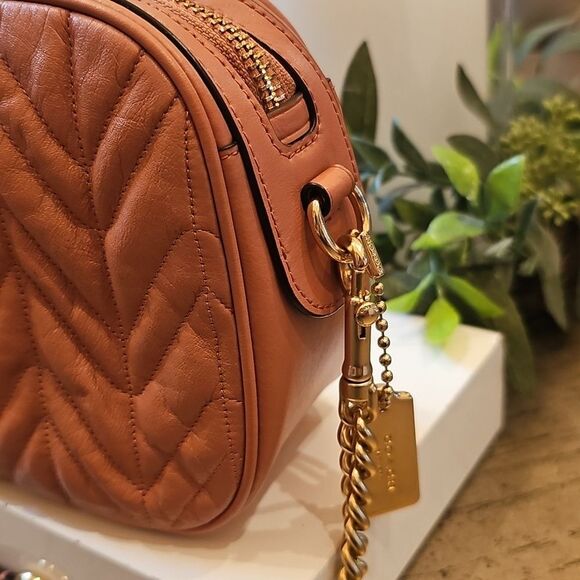 Coach Isla Chain Quilted Crossbody Bag - Picture 3 of 13